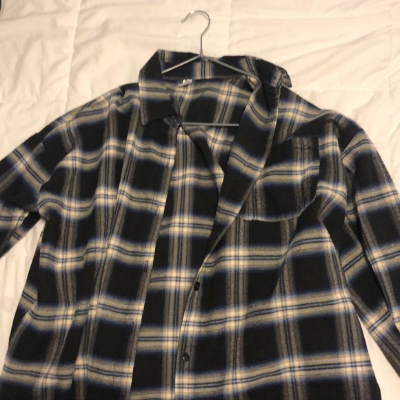 Flattering oversized fit for women flannel plaid - Picture 2 of 5